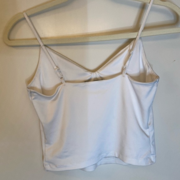 crop top - Picture 2 of 3